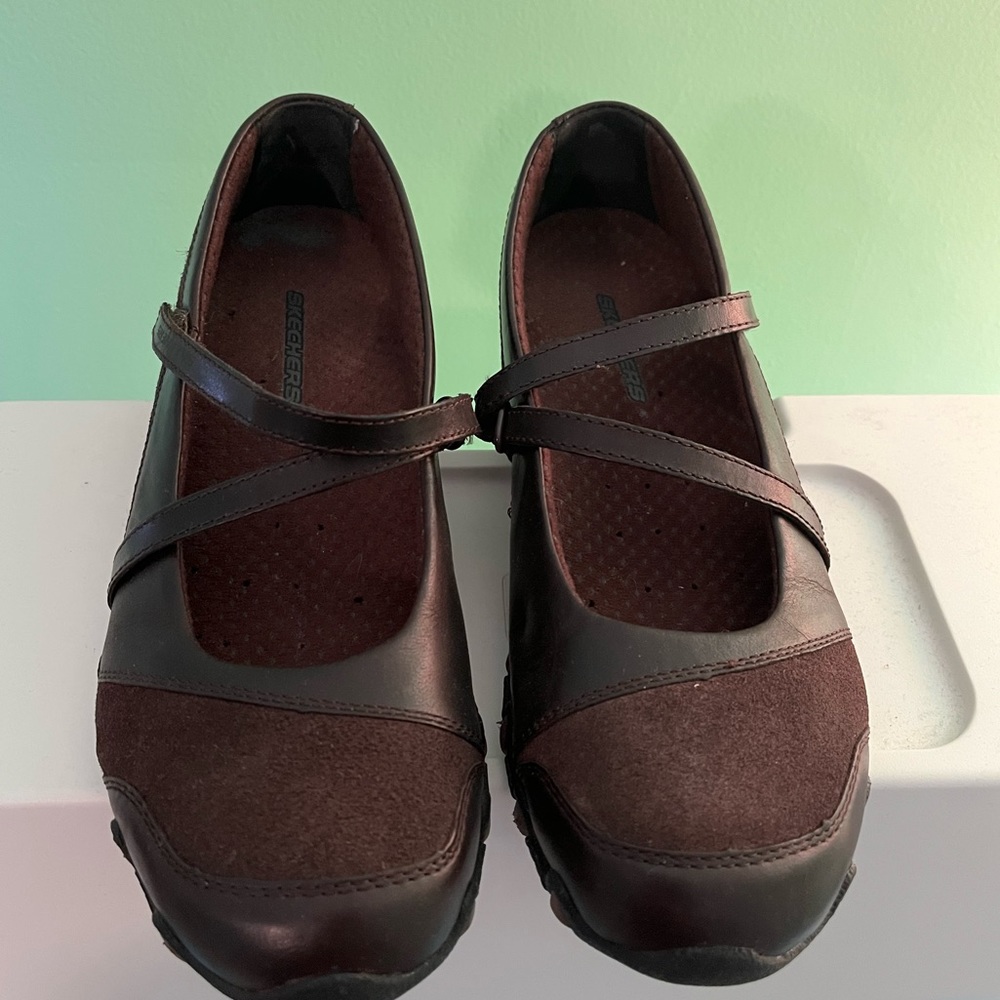 Skechers SIZE 7 Toffee Colored Shoes. Excellent condition. Worn once.